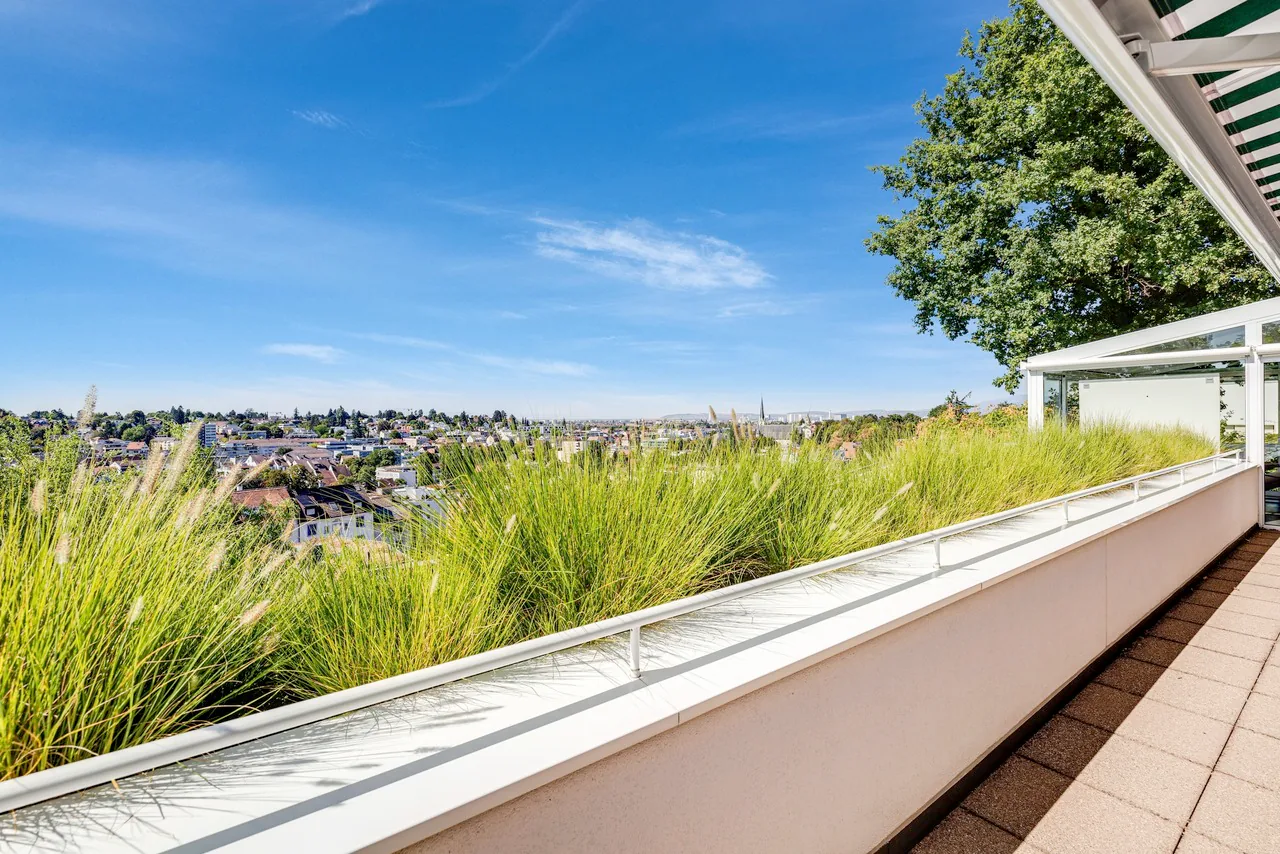 Exclusive terrace apartment with panoramic view
