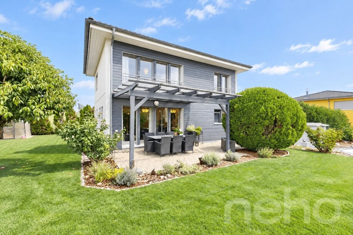 Haven of peace: bright house with garden, ideal for families