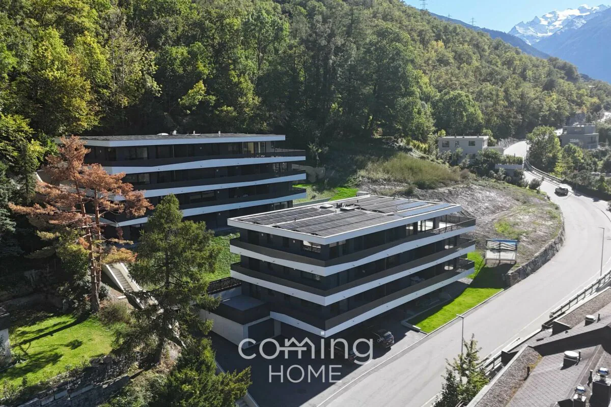 Appartement neuf de 3,5 pièces à Viège - durable, avec vue sur la vallée et installation photovoltaïque