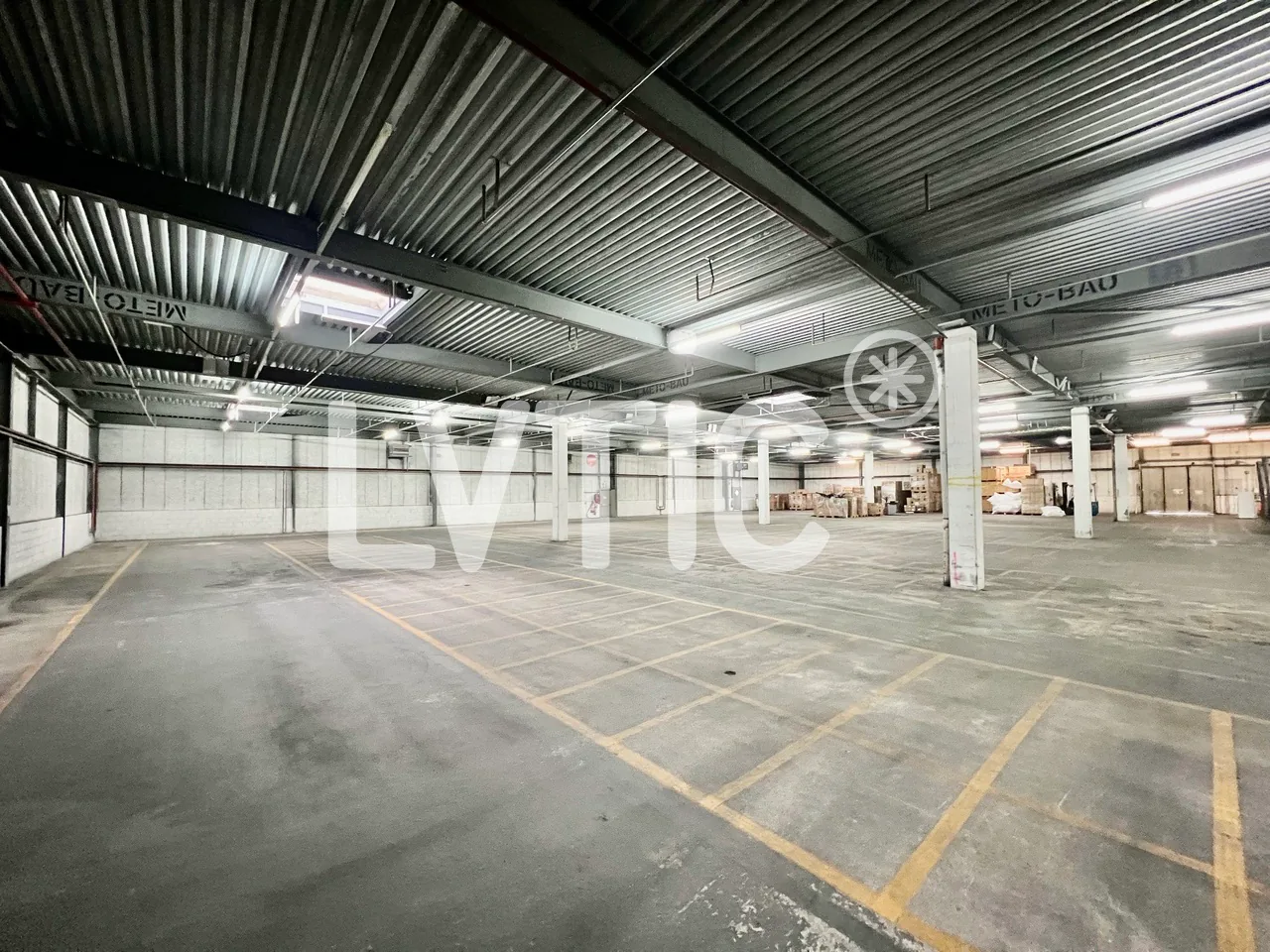 Logistiklager von 2200 m2 zur Miete in Etoy