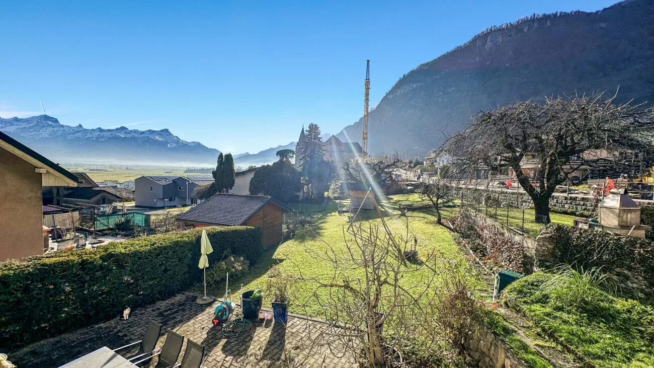 Spacious 5.5 room house with garden in Vouvry