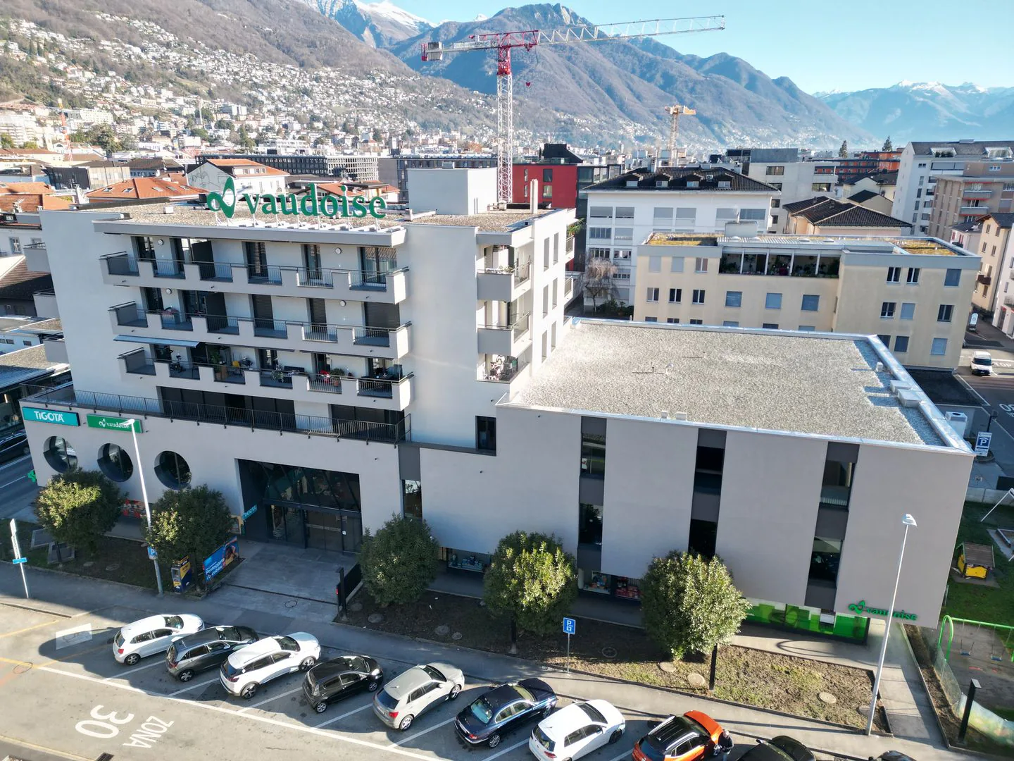 Centro 6, stabile commerciale/residenziale a Locarno
