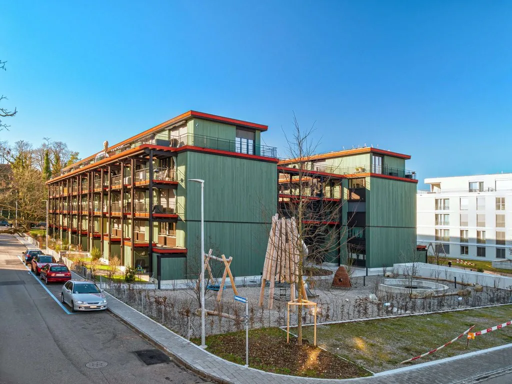 Einstellhallenplätze für E-Fahrzeuge gesucht?