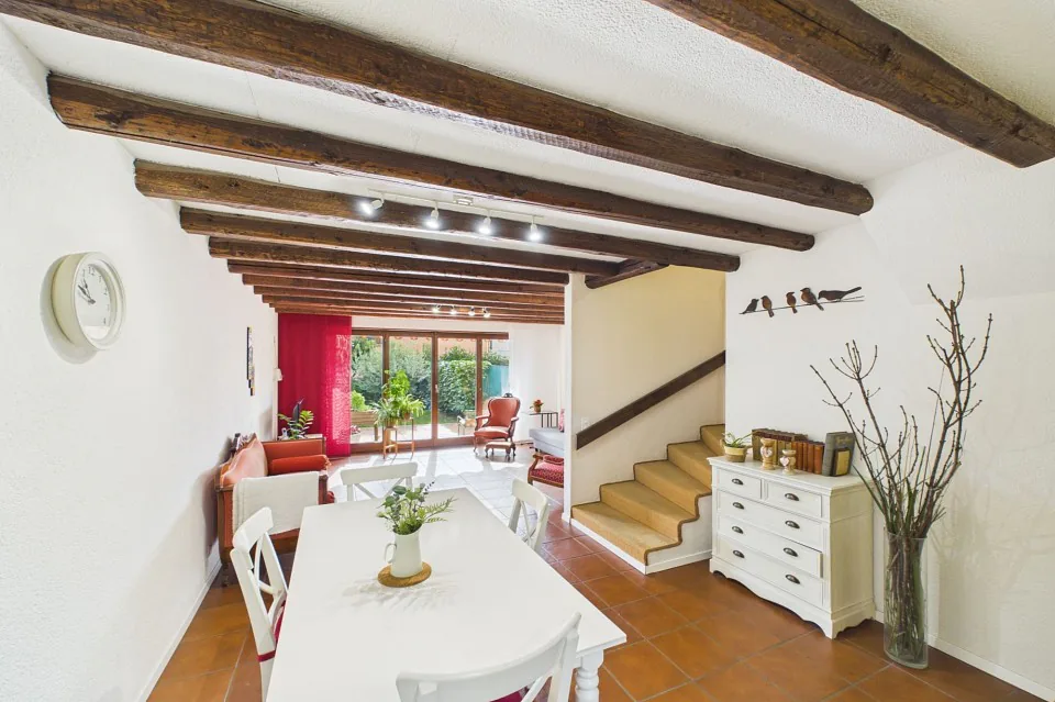 Ideale per le famiglie, appartamento Maisonette 4½ locali, con giardino in posizione centrale !