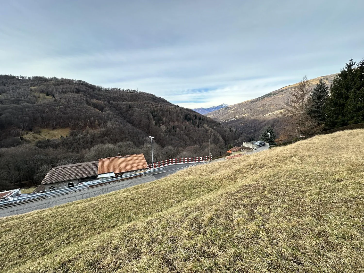 Large buildable land for 3-4 residential units in Certara