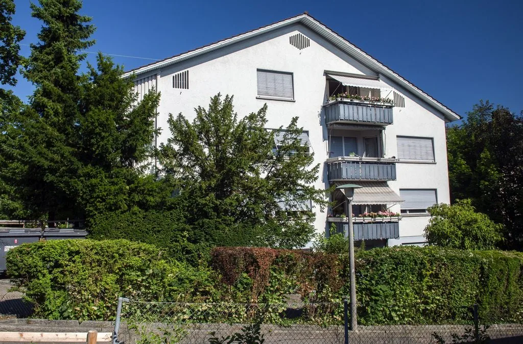 Appartement 3 pièces attractif avec espace de séjour - limité jusqu'au 30.09.2027