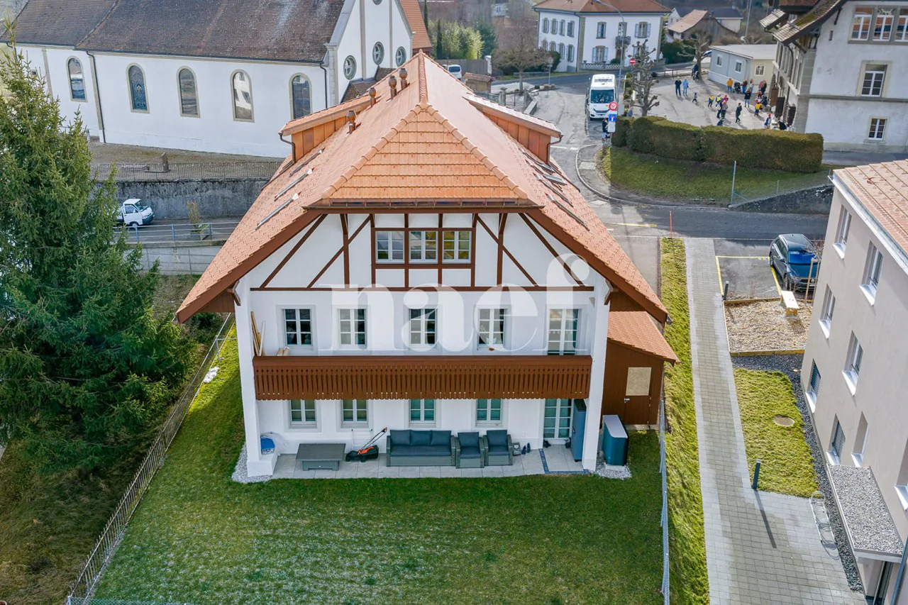 Wohngebäude mit 5 Wohnungen zum Verkauf in Vuisternens-en-Ogoz, komplett renoviert