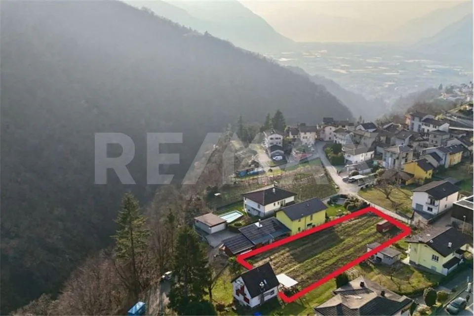 Terreno edificabile pianeggiante in posizione strategica a Pianezzo (Bellinzona)