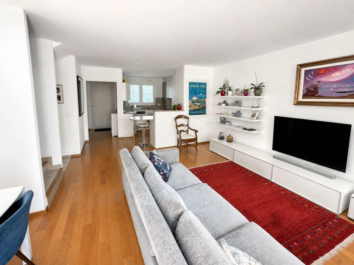Carouge - Familienhaus mit Garten, ausgebautem Keller und Doppelgarage