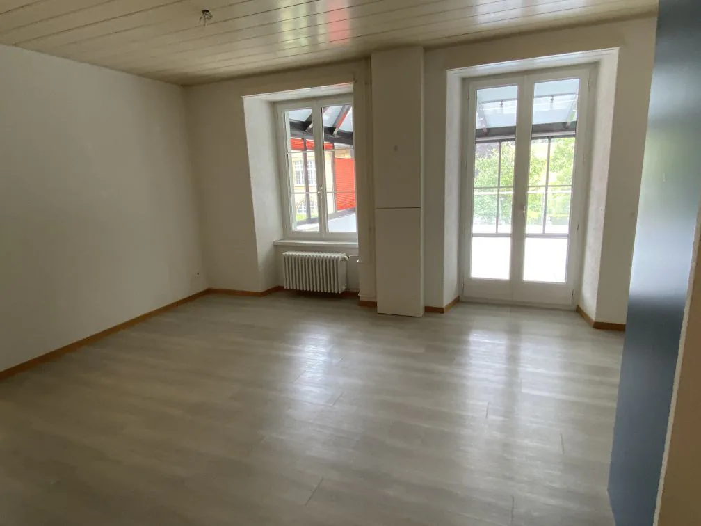 Wohnung mit 3.5 Zimmern komplett renoviert in Tramelan – sofort verfügbar