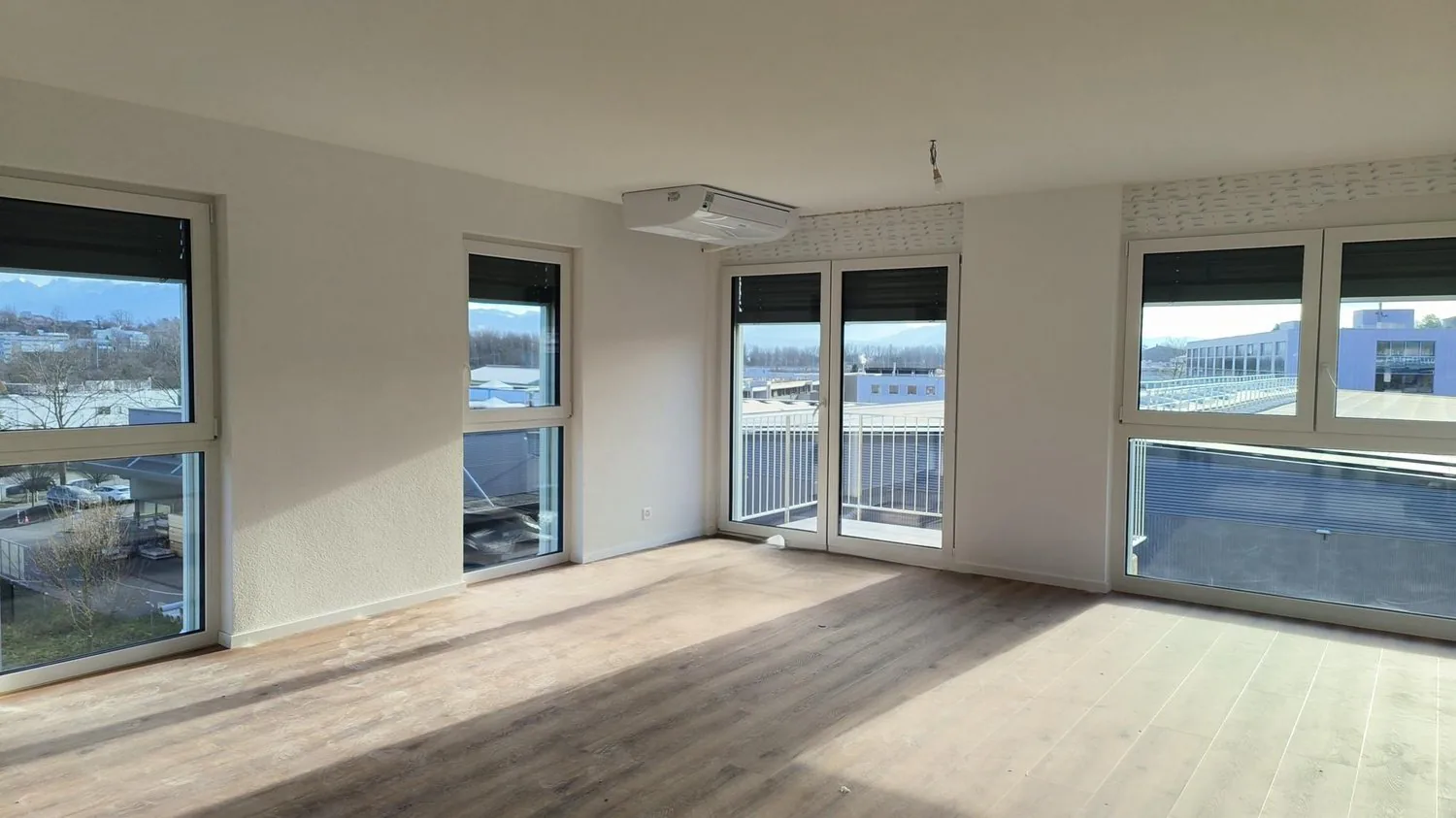 Verwaltungs-/Bürofläche mit Balkon, Einheit 30, in neuem Projekt in Echandens