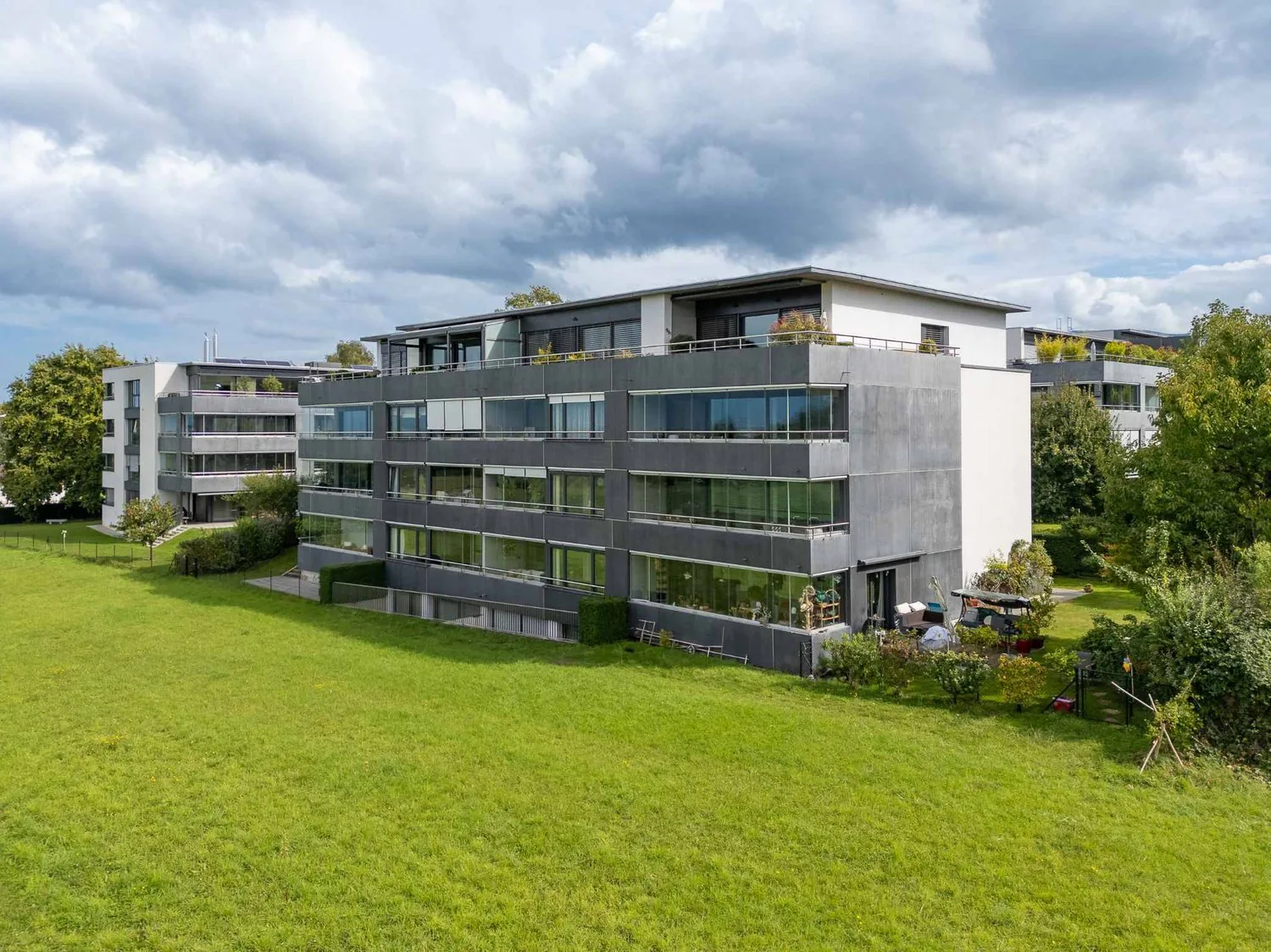 SUPERB FURNISHED APARTMENT LEFT BANK