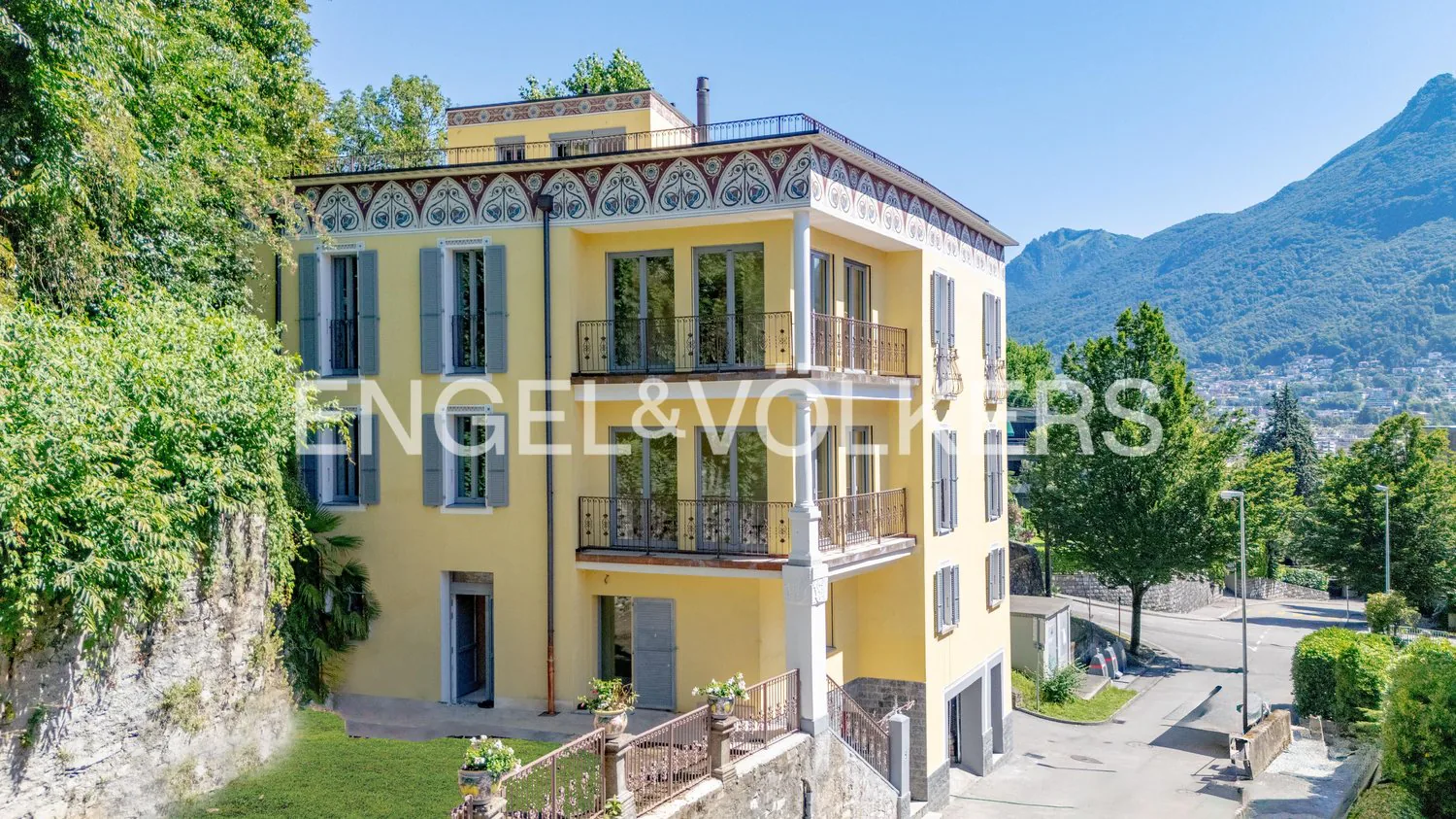 Villa raffinata in contesto esclusivo a Lugano