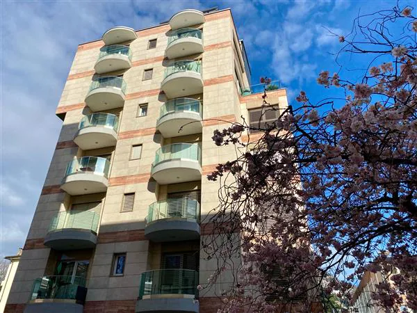 Lugano: Eingerichtete 2.5-Zimmer-Wohnung