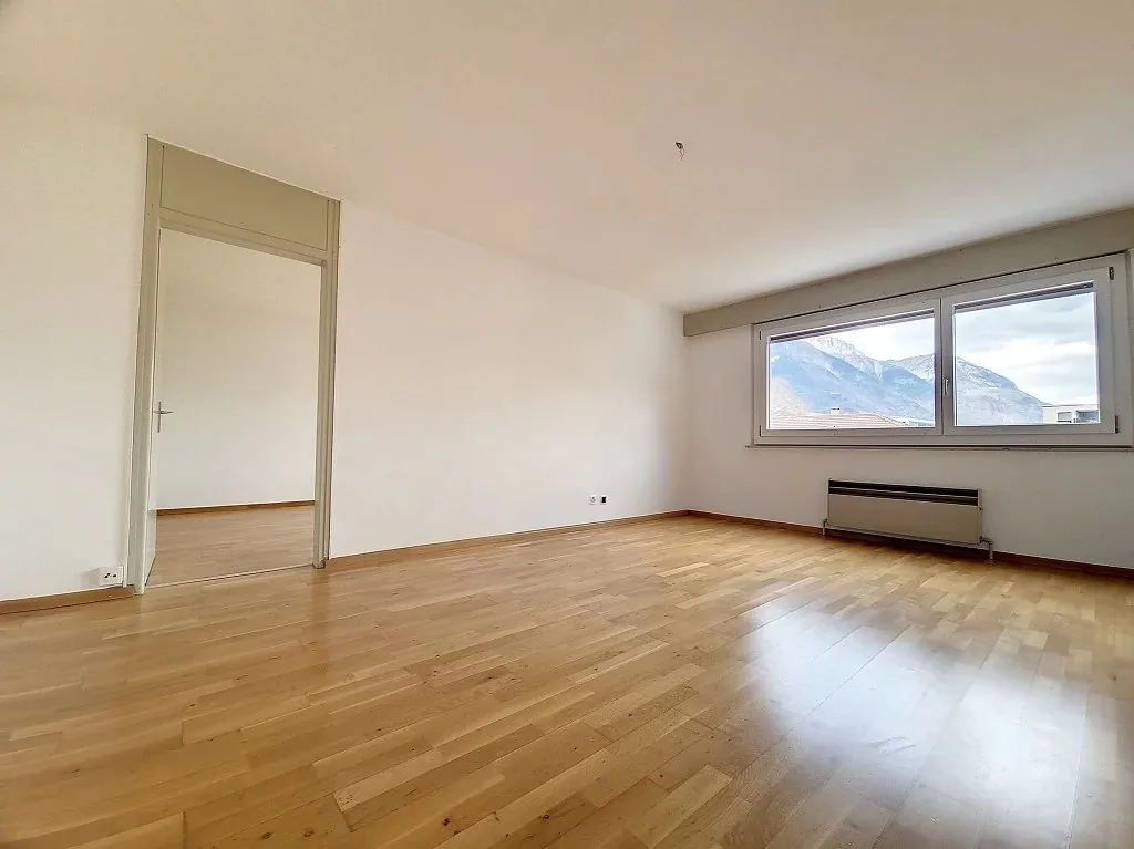 2 pezzi al 6° piano - Centro città di Martigny