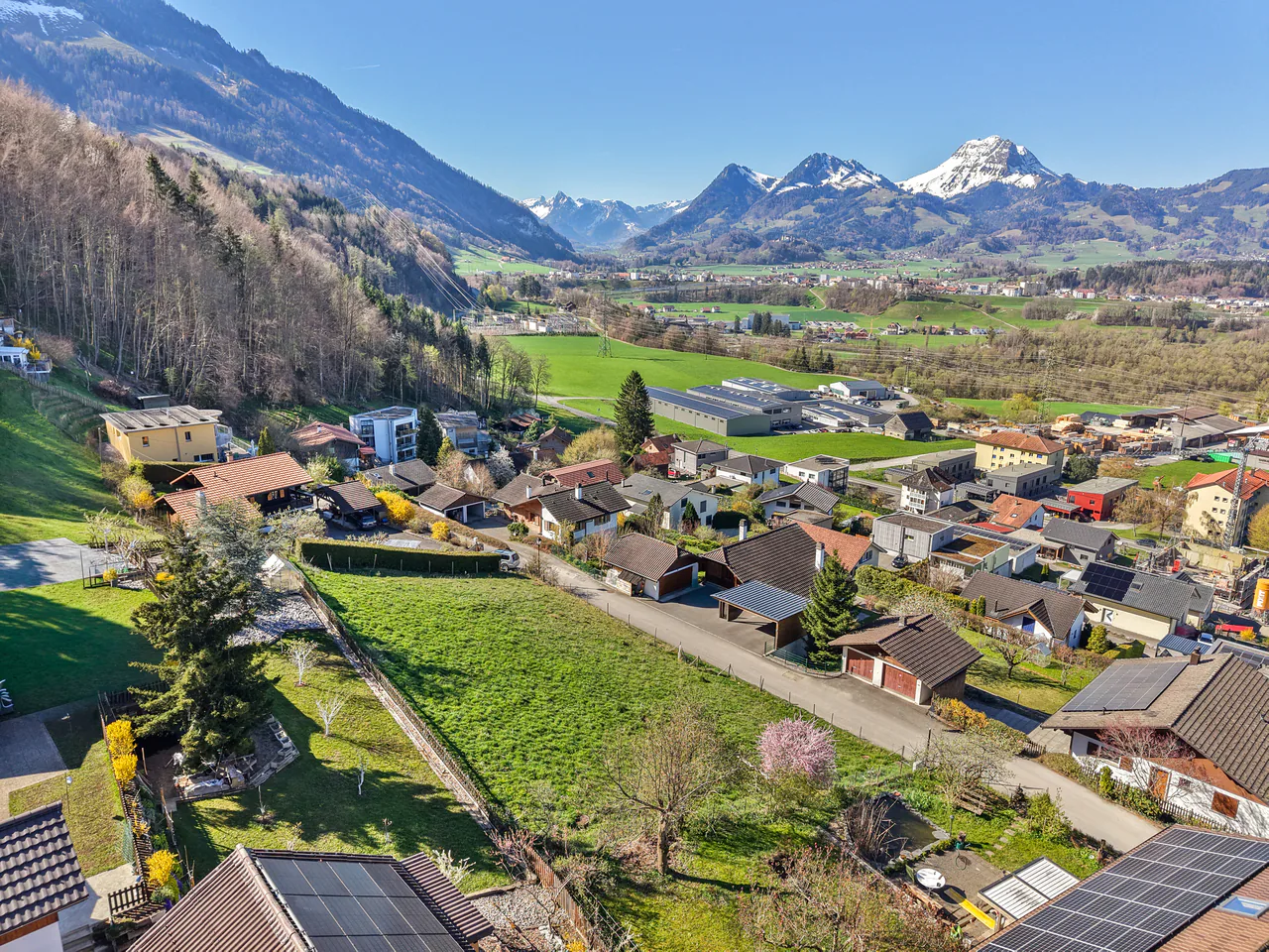 SPLENDIDO APPARTAMENTO NUOVO CON VISTA LAGO E MONTAGNE A BOTTERENS