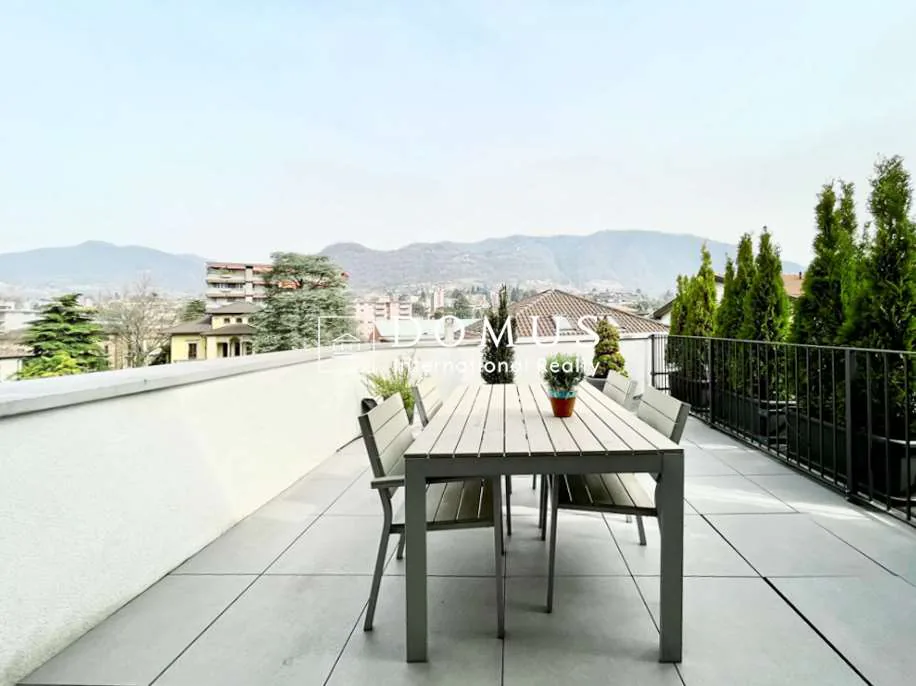 Moderne Maisonette mit drei Etagen zum Verkauf