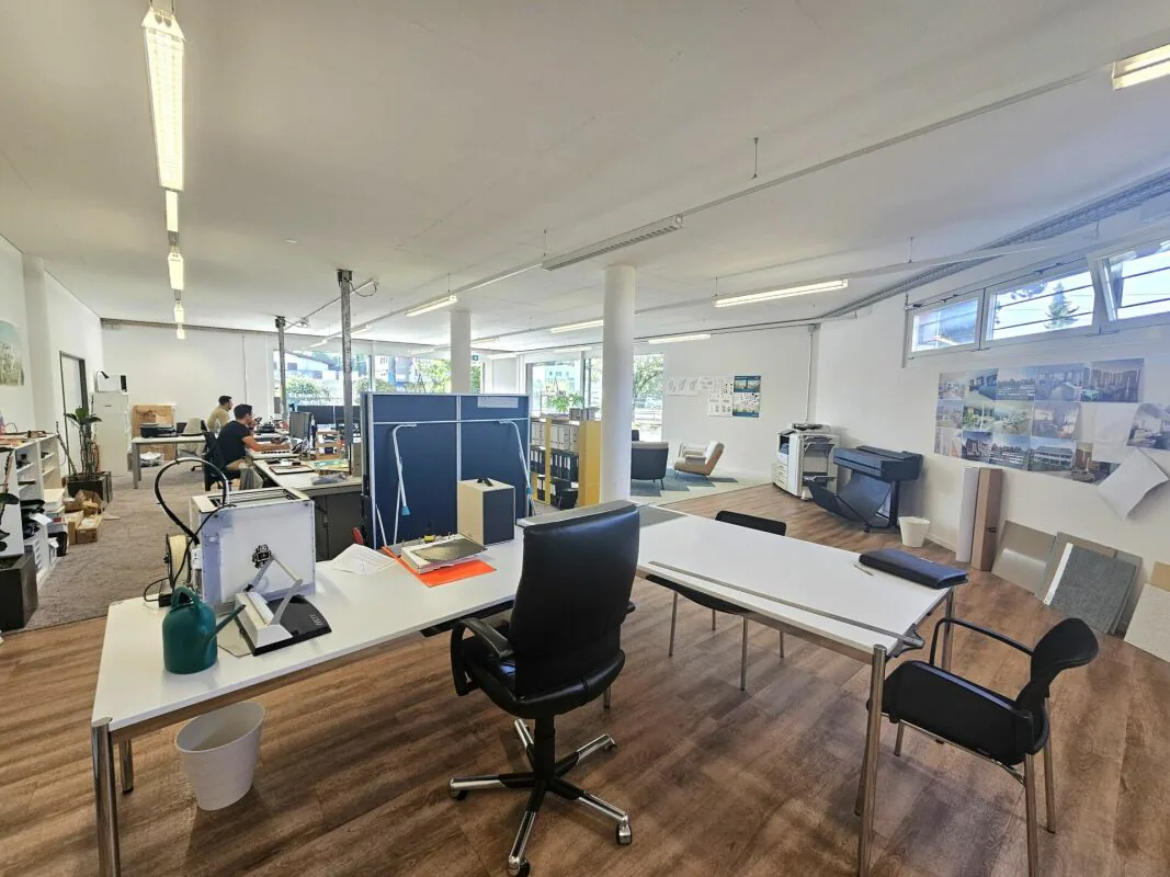 Espace de bureau attractif à Suhr