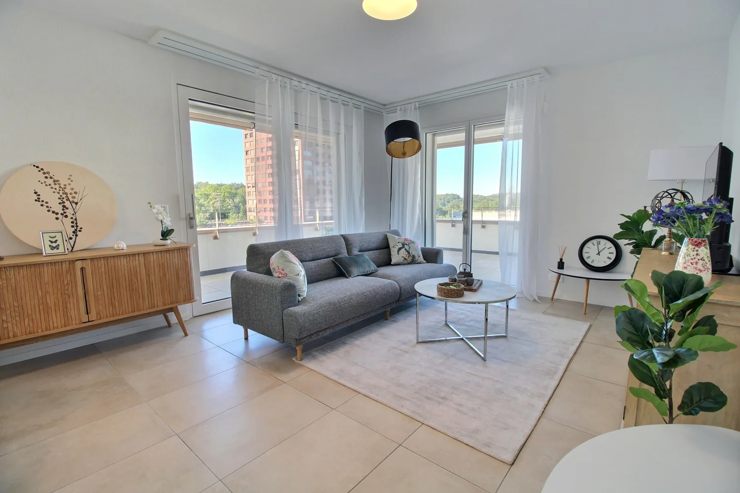 Neue 5.5-Zimmer-Wohnung mit hohem Standard