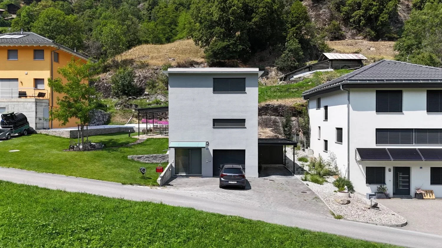 Casa unifamiliare moderna in un ambiente naturale idilliaco