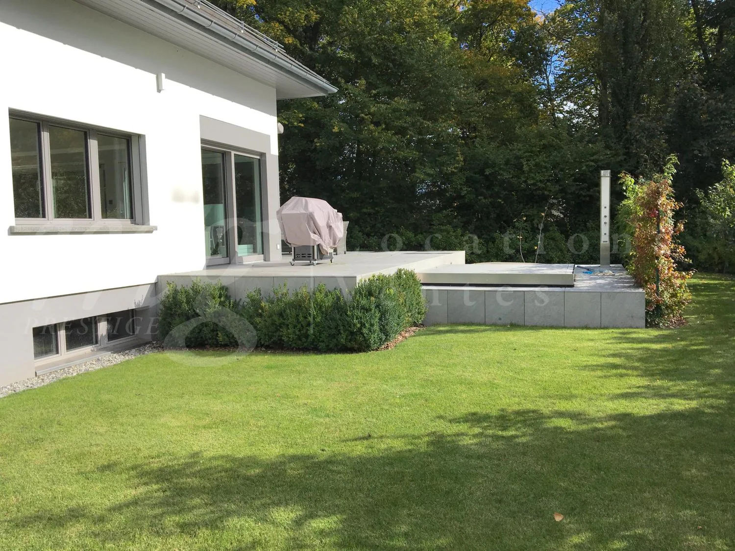 SUPERBES UND GROßES HAUS MIT 10 ZIMMERN - 350 m2 - HPE - GARTEN MIT 1100 m2 UND GROßEM AUßEN-JACUZZI
