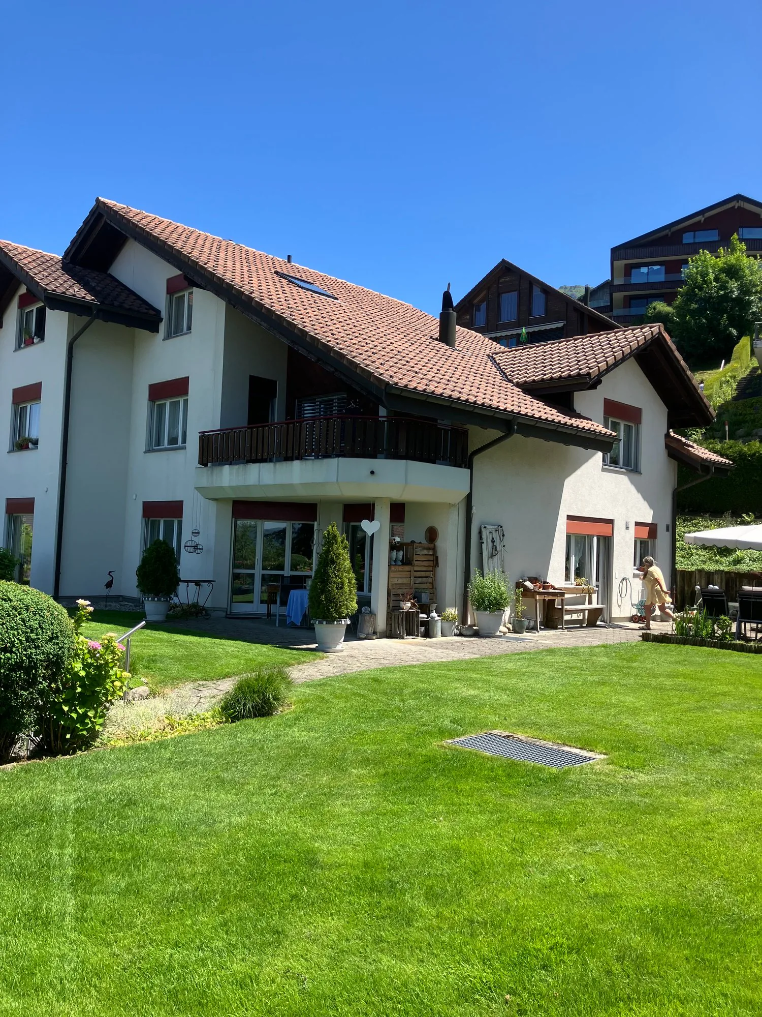 Charmantes 6.5-Zimmer-Doppelhaus in Emmetten mit traumhaftem See- und Bergblick