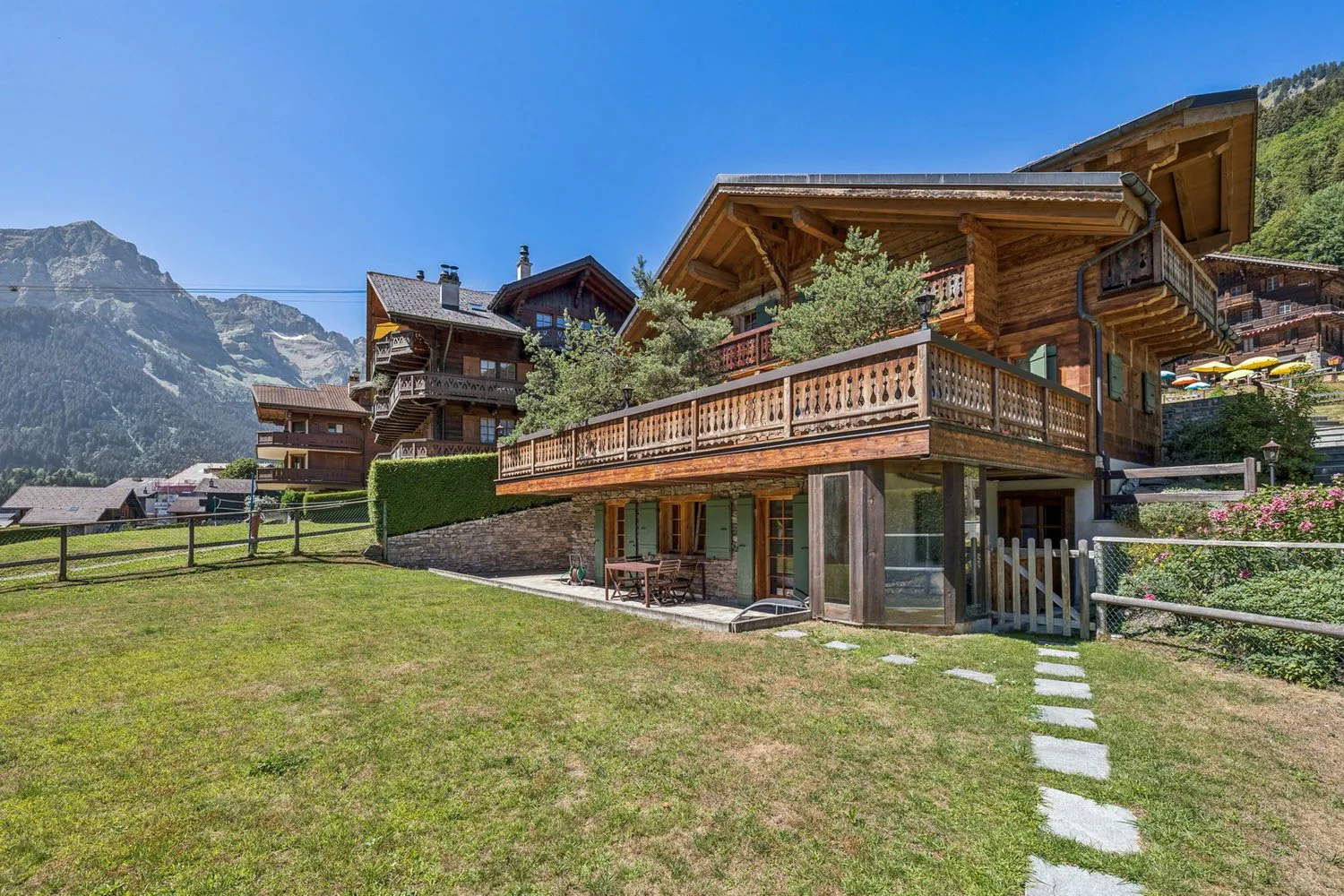 Sublimes Apartment mit 3.5 Zimmern - Terrasse und freie Aussicht