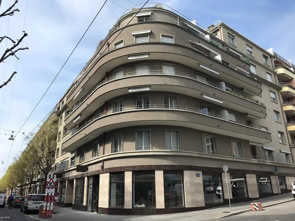 Are you looking for accommodation in the city center near Chauderon?