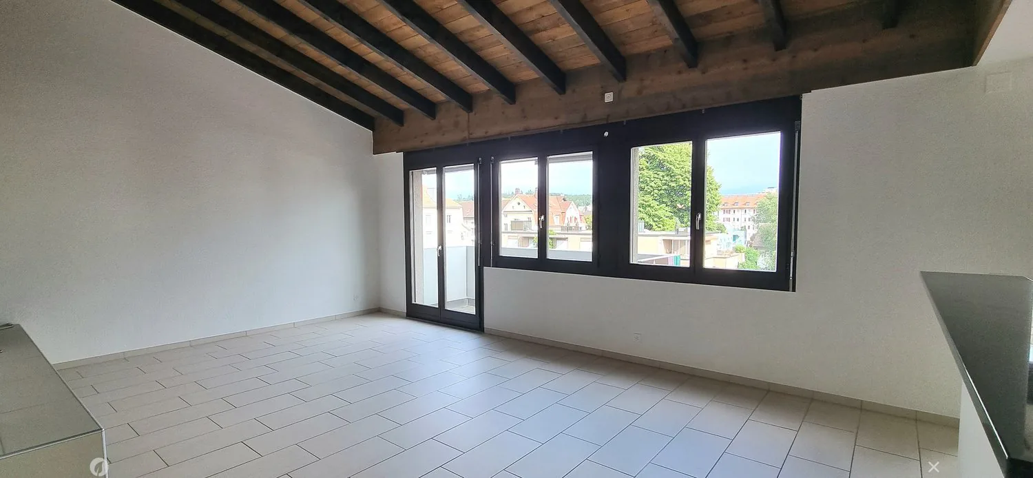 Appartement spacieux 4.5 pièces avec balcon