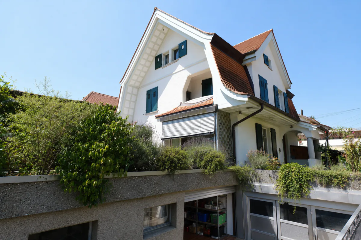 GROS IMMOBILIER - Maison individuelle détachée avec atelier, studio ou cabinet