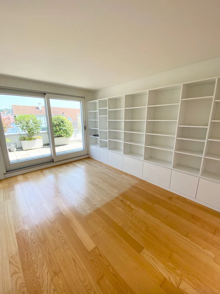 Bel appartement mansardé spacieux de 4,5 pièces à Therwil