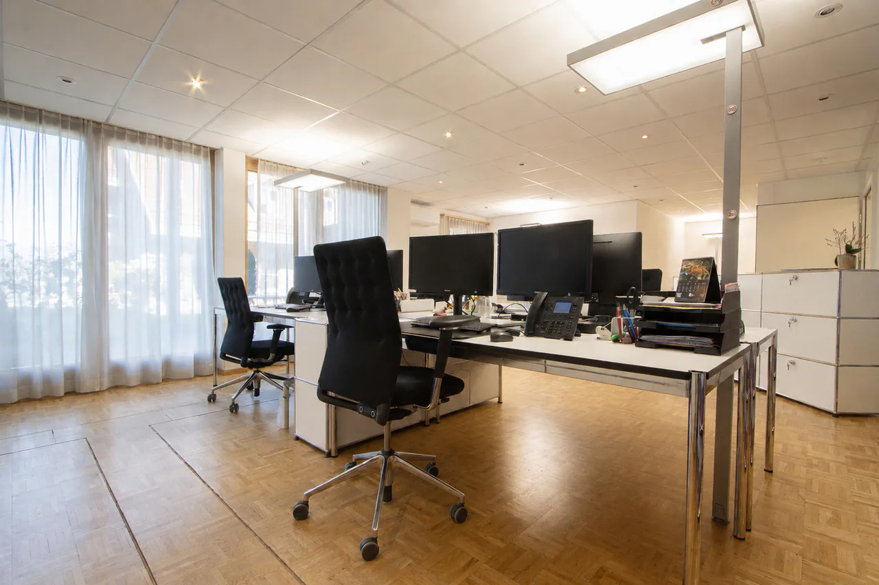 Commercial premises with attractive reuse potential in an apartment