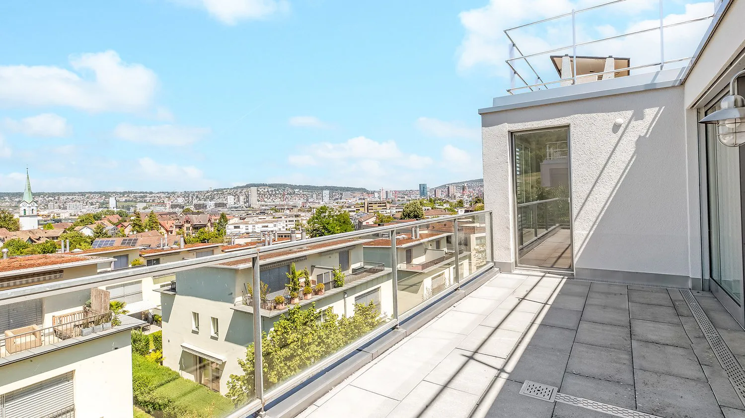 Attic dream with over 100sqm of terrace space