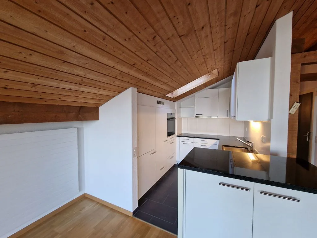 Charming 2 1/2-room apartment, attic floor