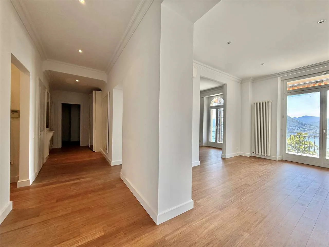 Appartement de 5,5 pièces avec vue sur le lac et piscine à Lugano Ruvigliana