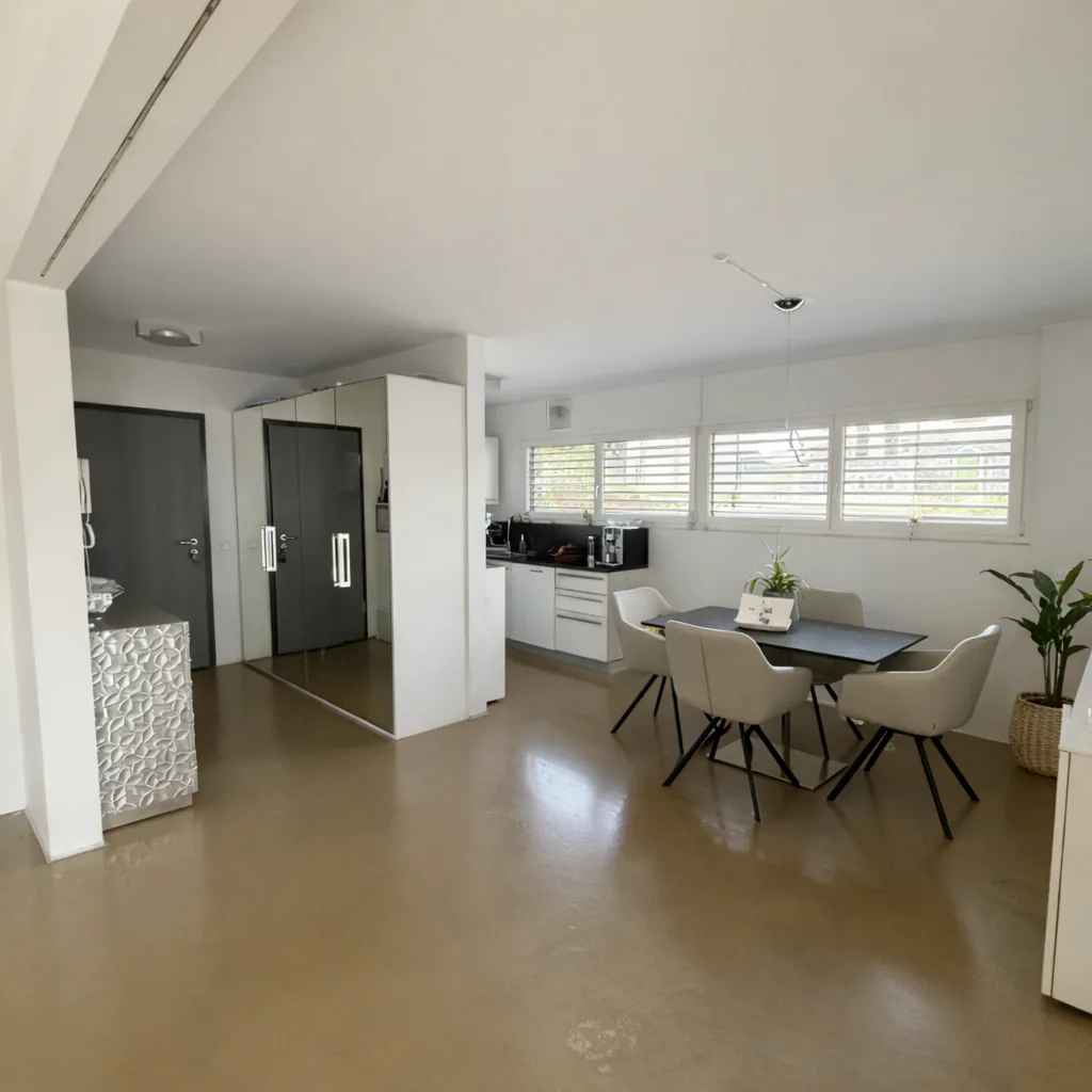 MURALTO: SEEBLICK, LICHT UND RUHE IN EINEM 2.5-ZIMMER-WOHNUNG