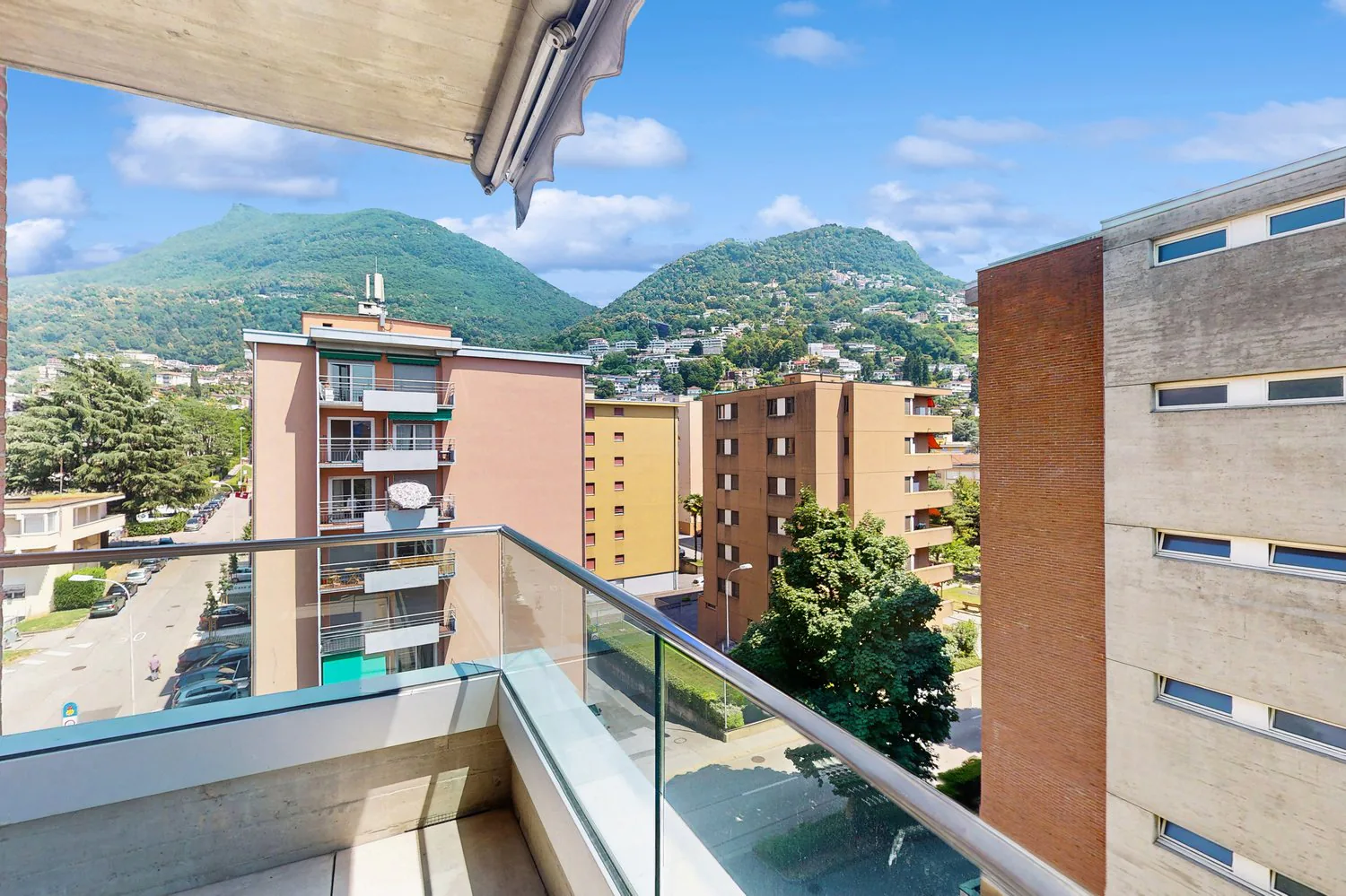 Apartment with 3.5 rooms, bright and quiet in Via Emilio Rava 1E