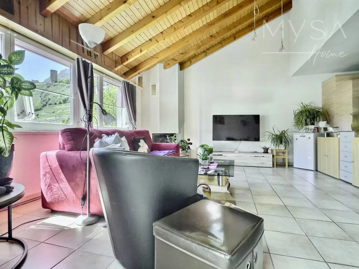 Bello appartamento di 4½ locali situato all'ultimo piano