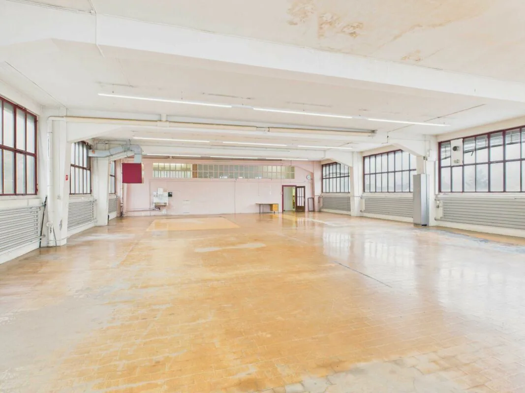 465 sqm commercial, storage or studio space