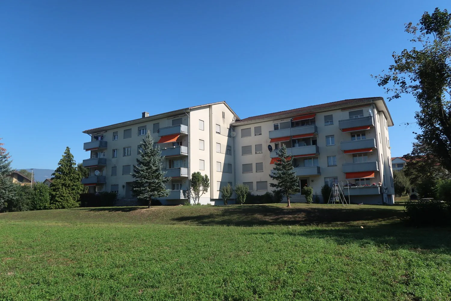 Appartement lumineux 3 pièces avec balcon à Büren an der Aare
