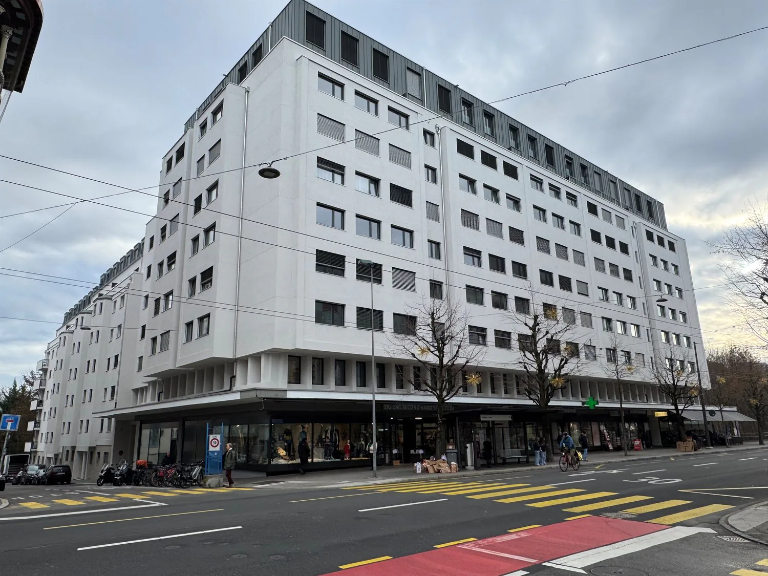 Praktischer Einstellhallenplatz an bester Lage in Fribourg