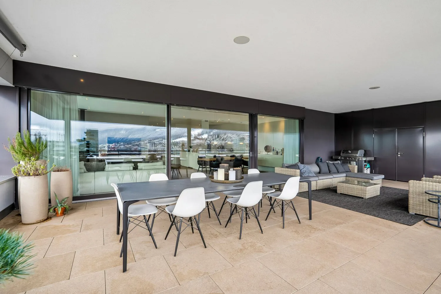 Appartamento penthouse arredato di 5,5 locali a Zug – disponibile immediatamente