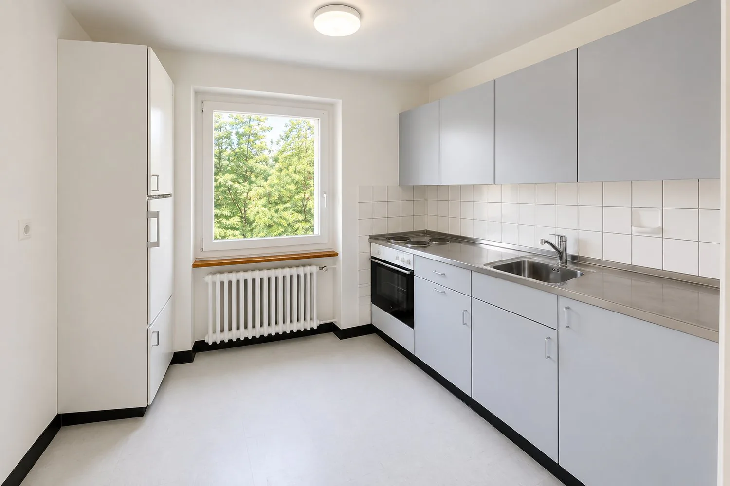 Ampio appartamento di 5 locali con balcone e bella vista a Friburgo
