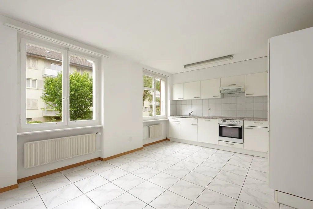 Teilsanierte 4-Zimmer Wohnung mit Charme