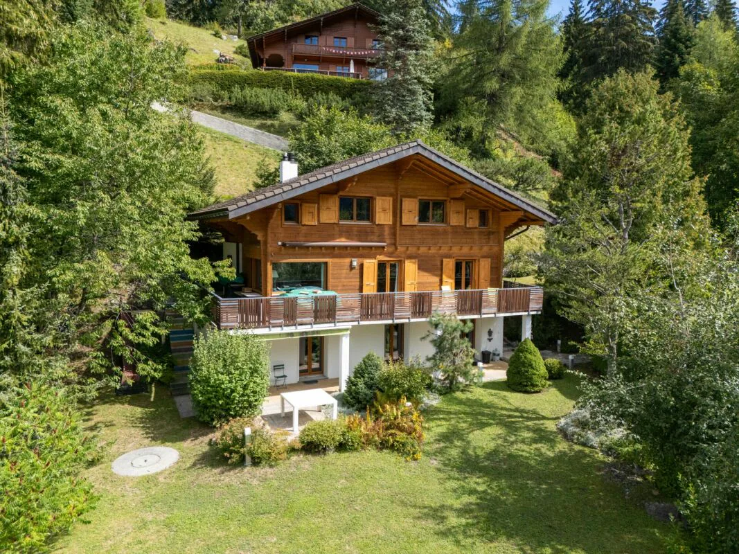 Chalet individuale di 9 locali, completamente ristrutturato nel 2012