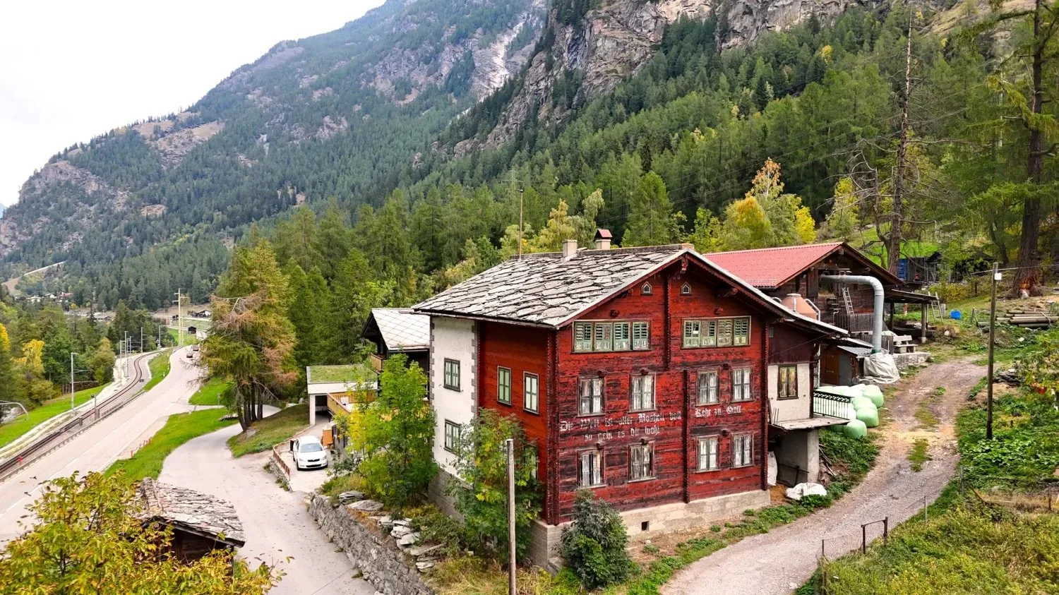 Oggetto di ristrutturazione con potenziale a Herbriggen vicino a Zermatt