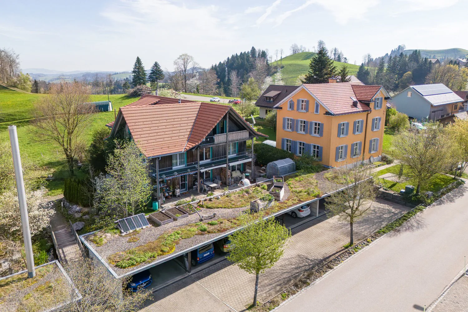 IHR RÜCKZUGSORT MIT WEITSICHT DOPPELHAUSHÄLFTE MIT VIEL PLATZ