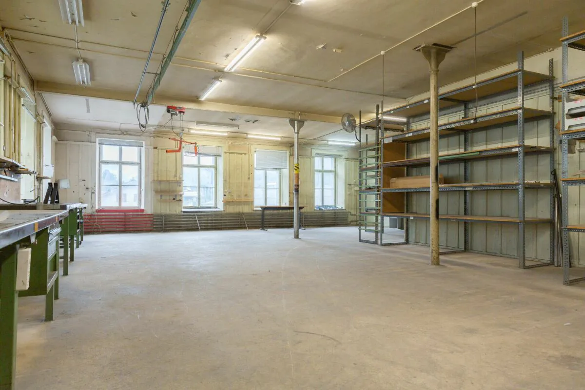 Spacious commercial spaces in Schwanden