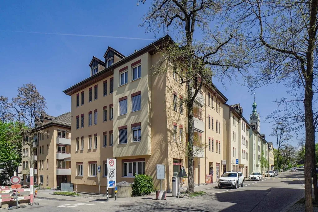 Living in a quiet and sunny central location