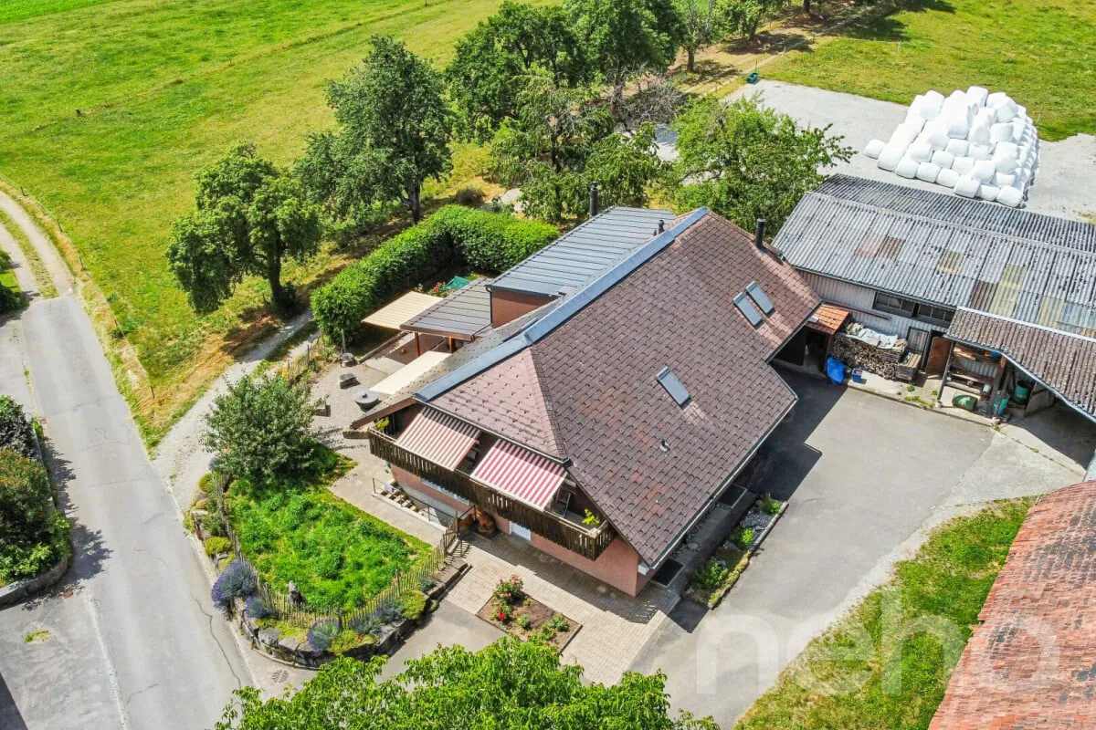 Casa multi-generazionale modernizzata con vista panoramica a Gysenstein